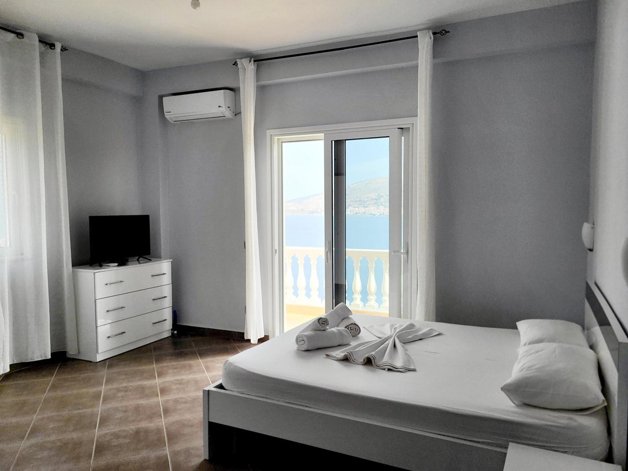 Vila Sulozeqi Apartment Sarande Room photo